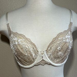 Victorias Secret Lace Underwire Bra 32DD Vintage Romantic Bridal Feminine Glam
